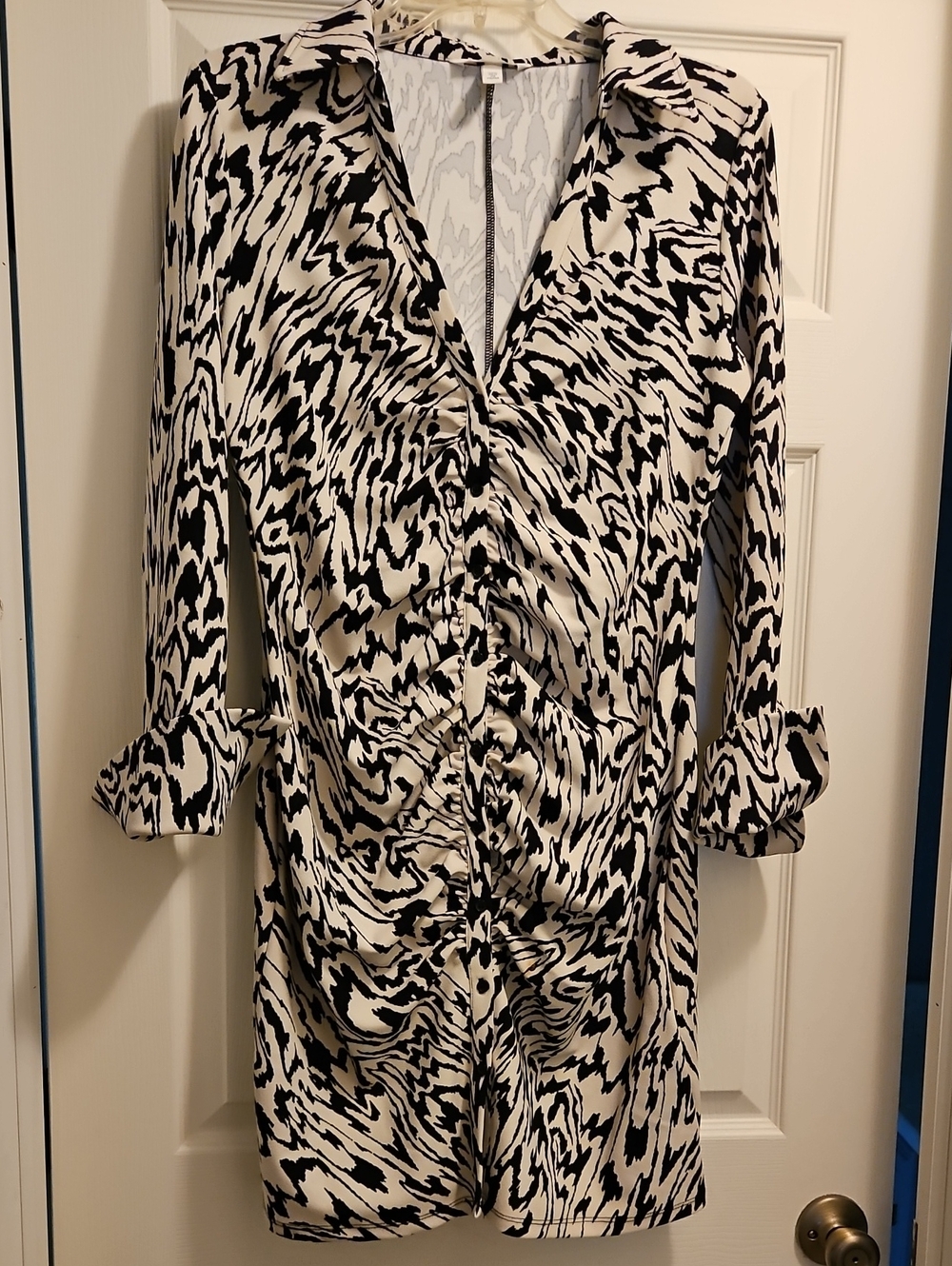 H&M Black and White Ruched Button-Front Dress